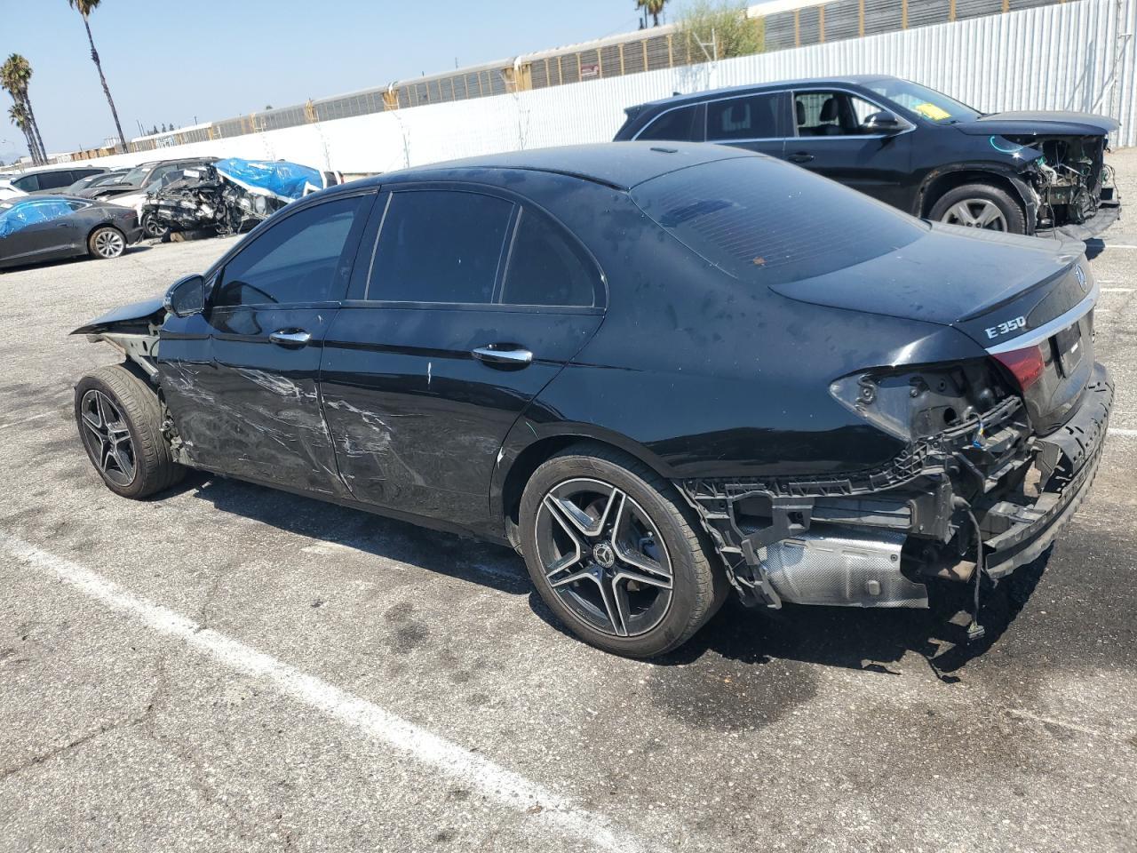 2022 Mercedes-Benz E 350 - Фото 2