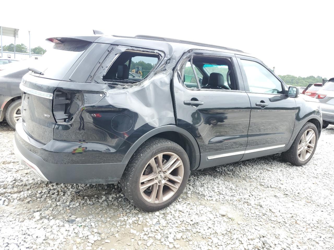 2017 Ford Explorer Xlt - Image 3