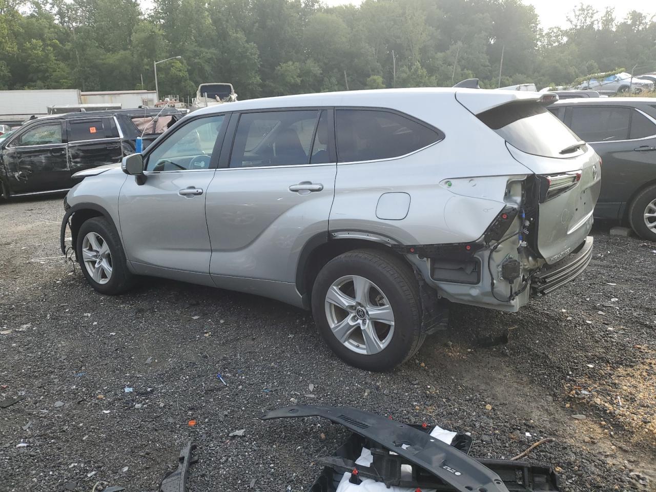 2024 Toyota Highlander Le - Фото 2