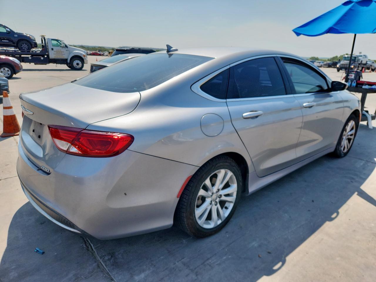 2015 Chrysler 200 Limited - Image 3