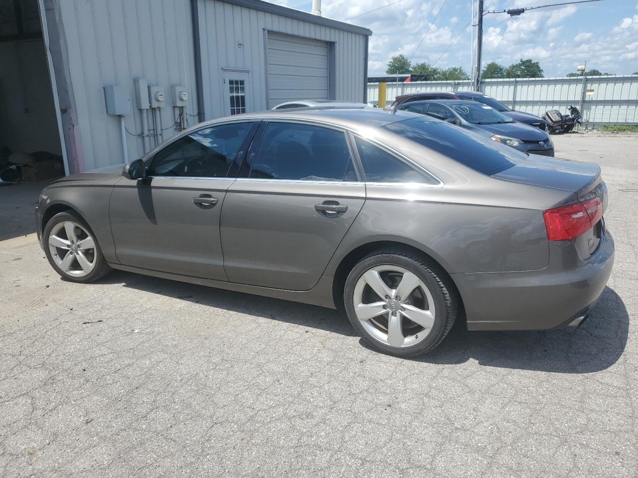 2012 Audi A6 Premium Plus - Фото 2