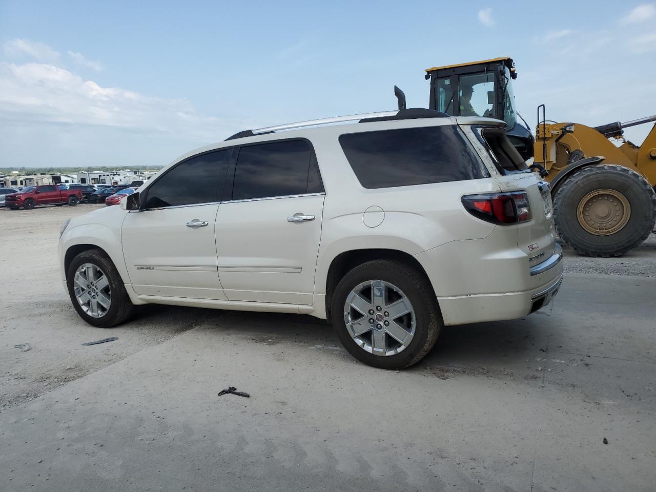 2015 GMC Acadia Denali - Фото 2