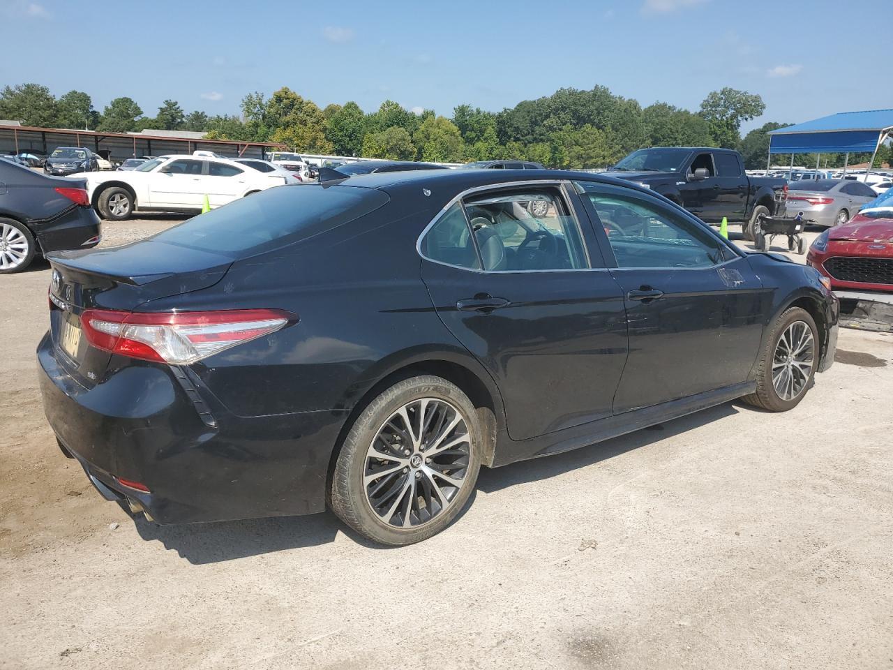 2019 Toyota Camry L - Image 3