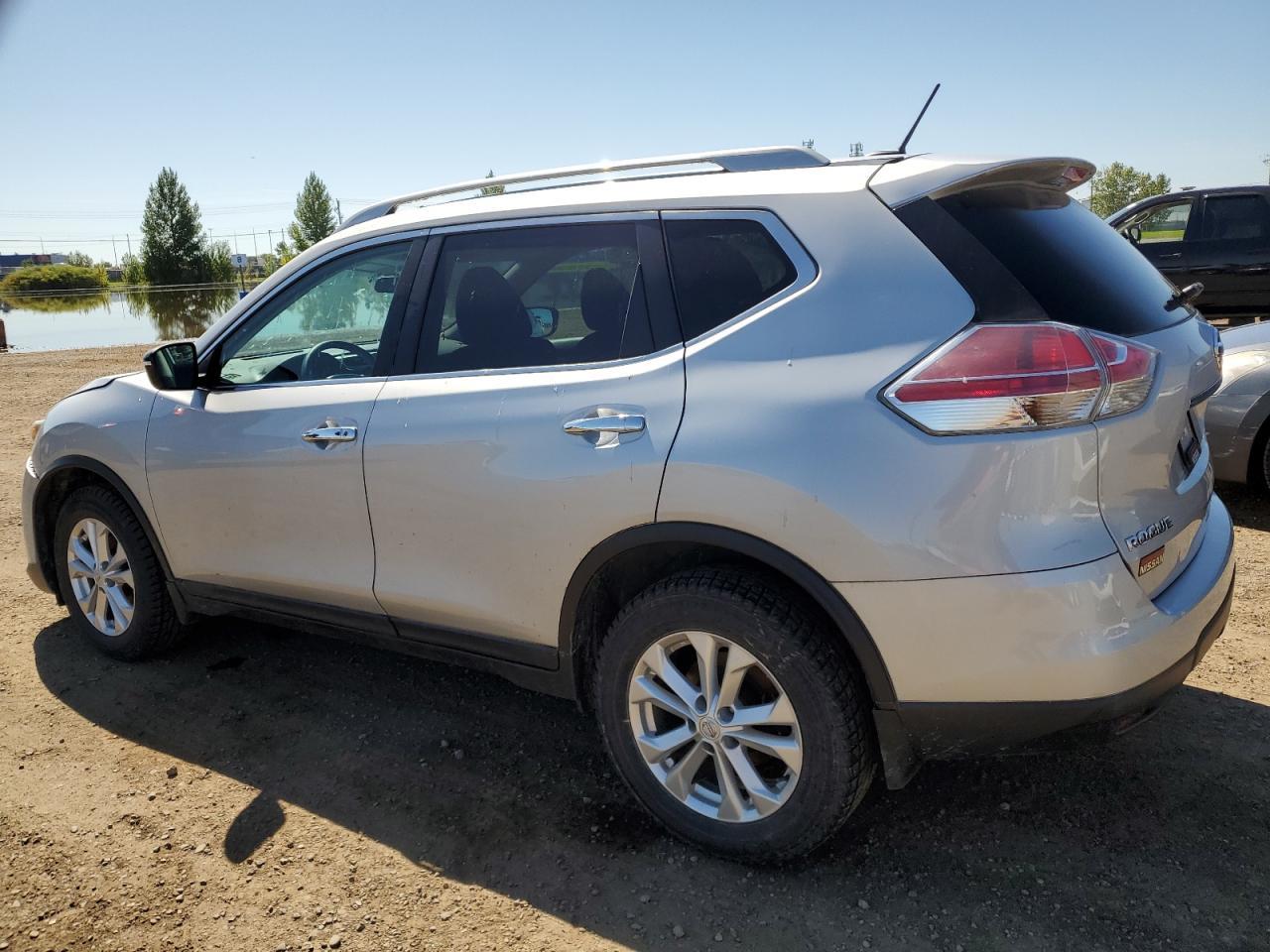 2016 Nissan Rogue S - Фото 2