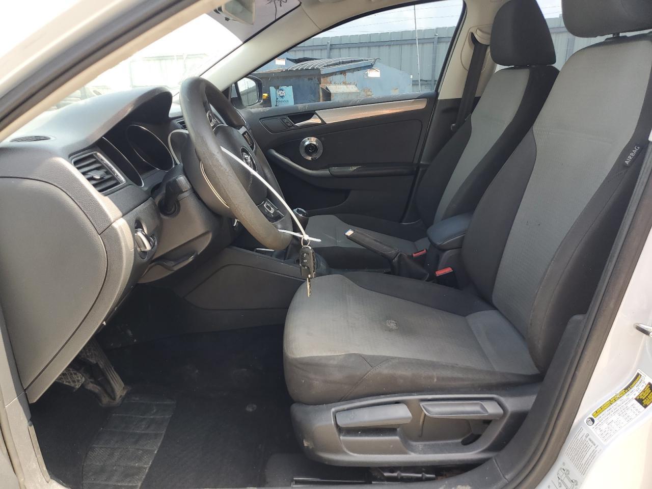 2017 Volkswagen Jetta S - Фото 7