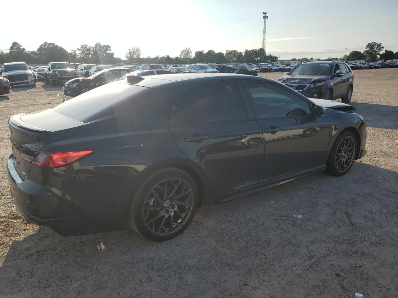 2025 Toyota Camry Xse - Фото 3
