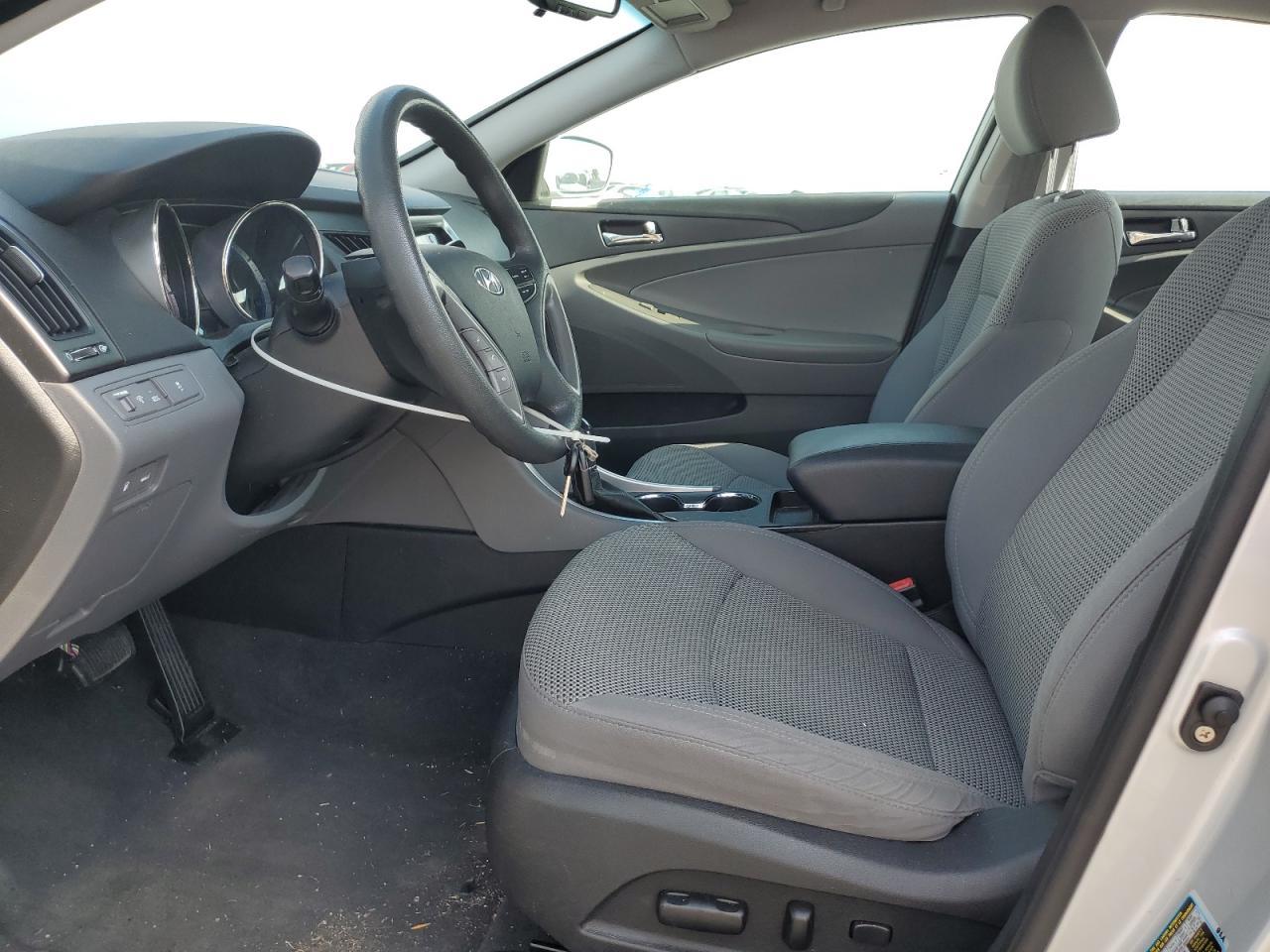 2012 Hyundai Sonata Gls - Image 7