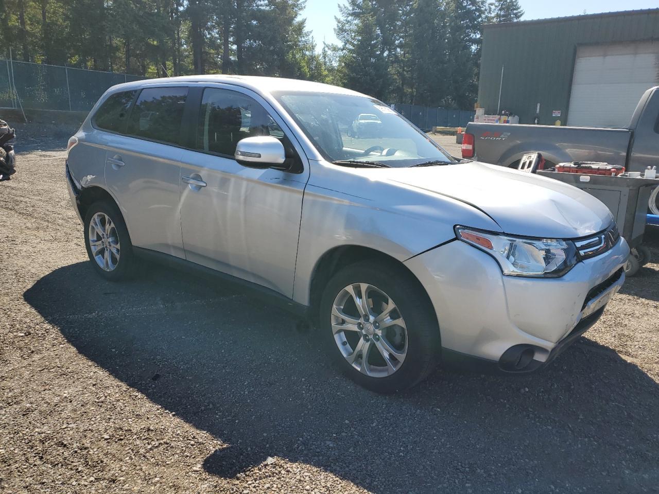 2014 Mitsubishi Outlander Se - Фото 4