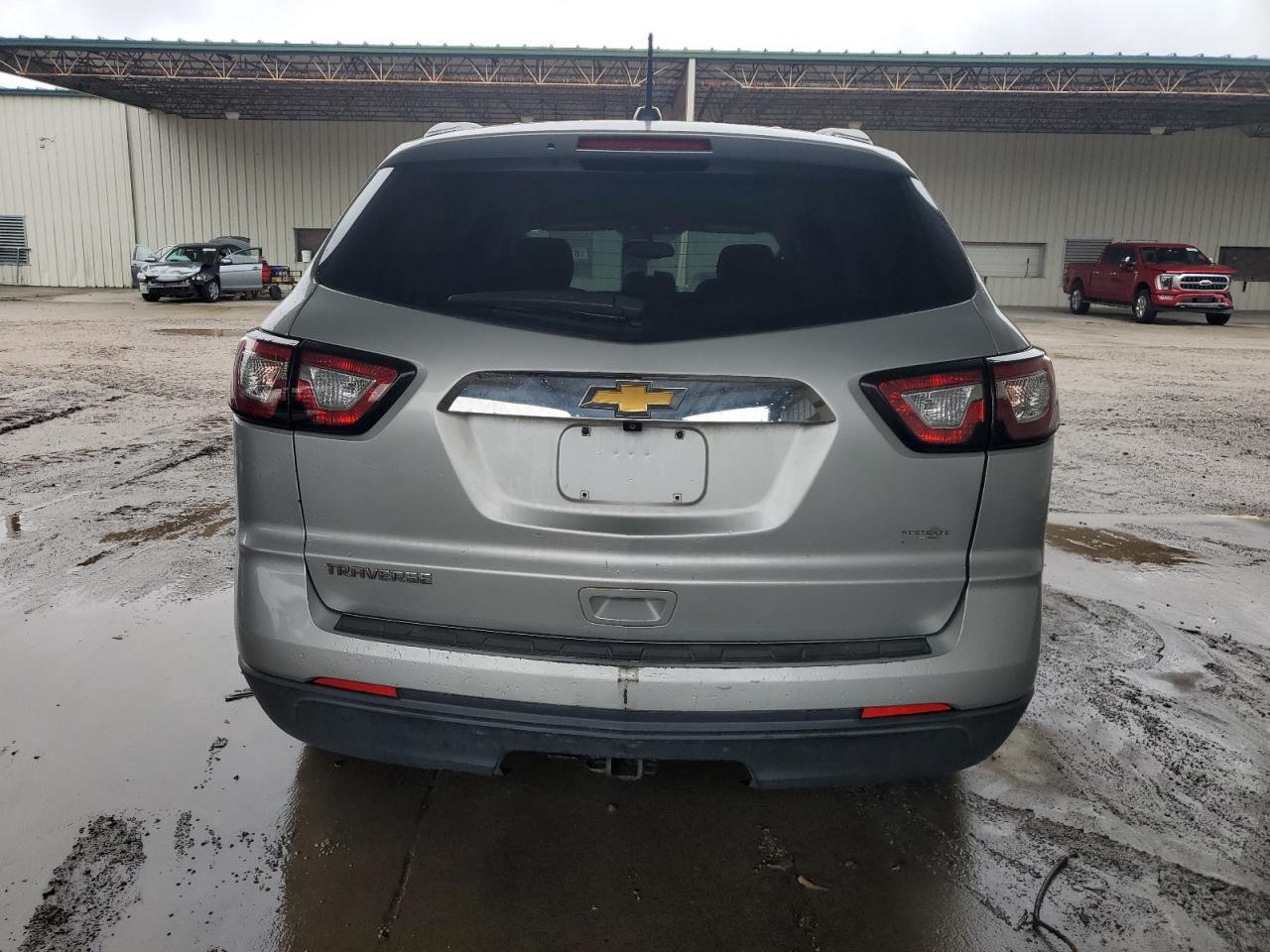 2017 Chevrolet Traverse Ls - Фото 6
