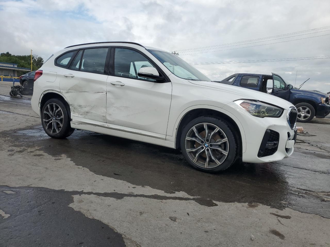 2021 BMW X1 xDrive28I - Image 4