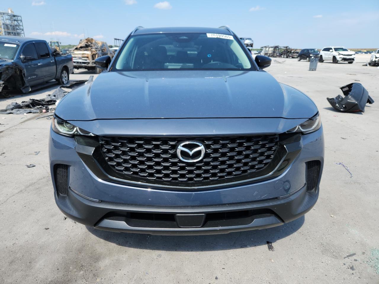 2025 Mazda Cx-50 Premium - Image 5