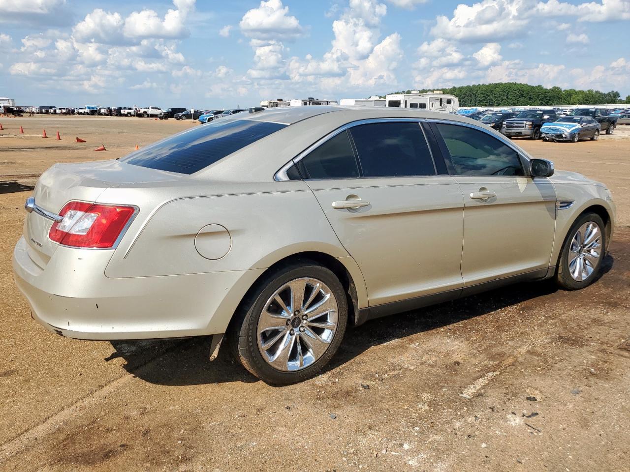 2010 Ford Taurus Limited - Фото 3