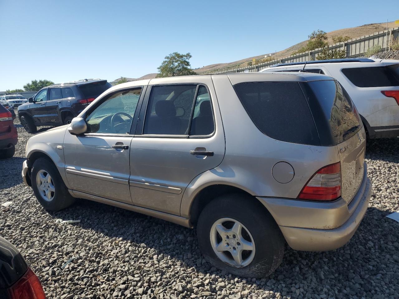 2001 Mercedes-Benz Ml 320 - Image 2