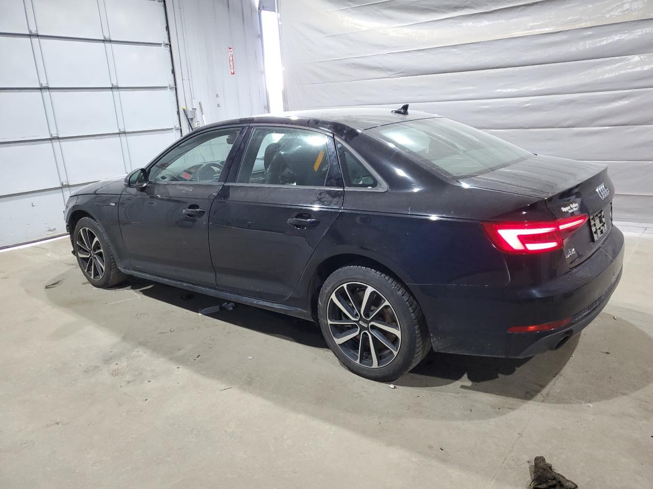 2017 Audi A4 Premium - Фото 2