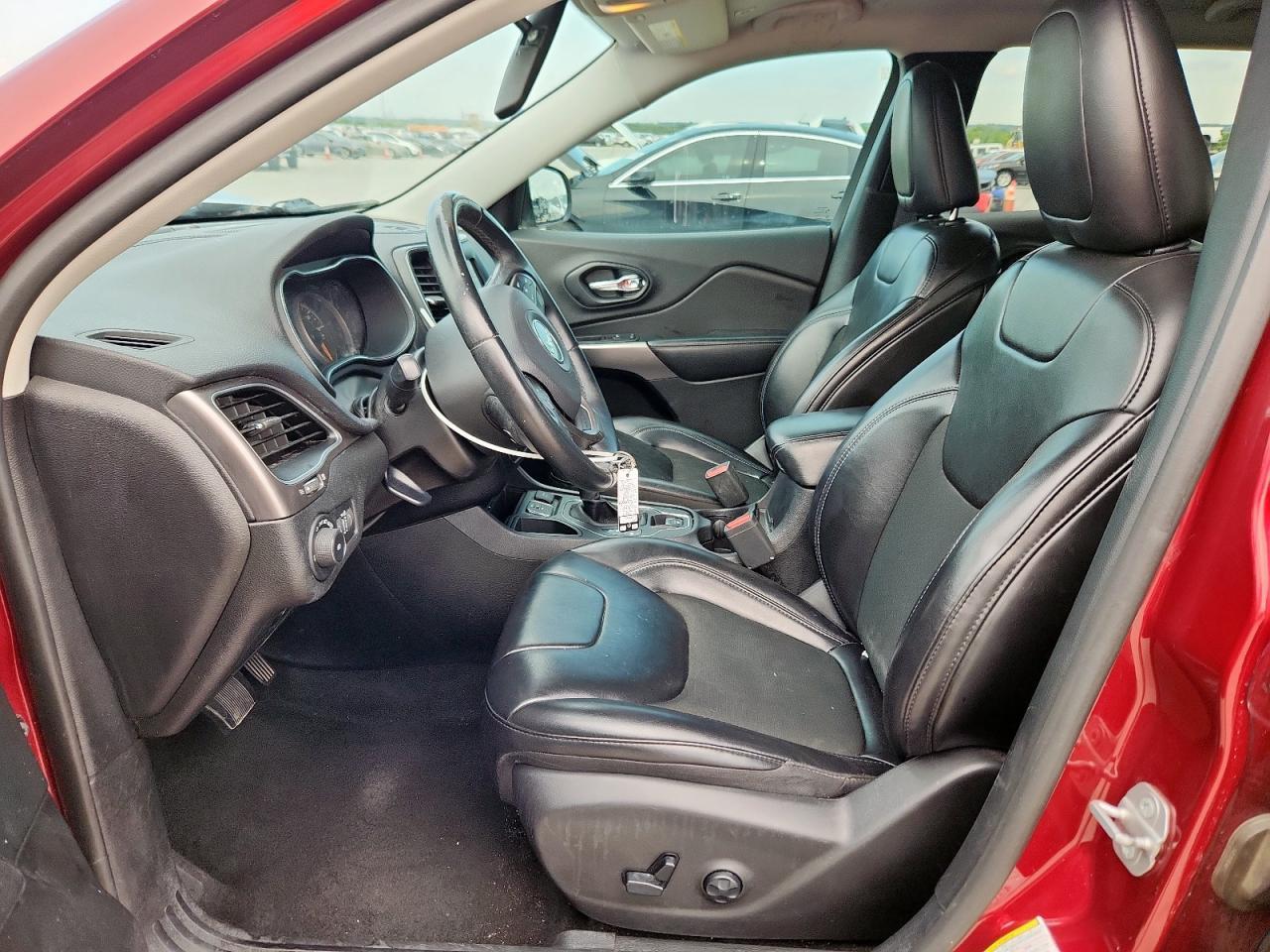 2019 Jeep Cherokee Latitude Plus - Image 7