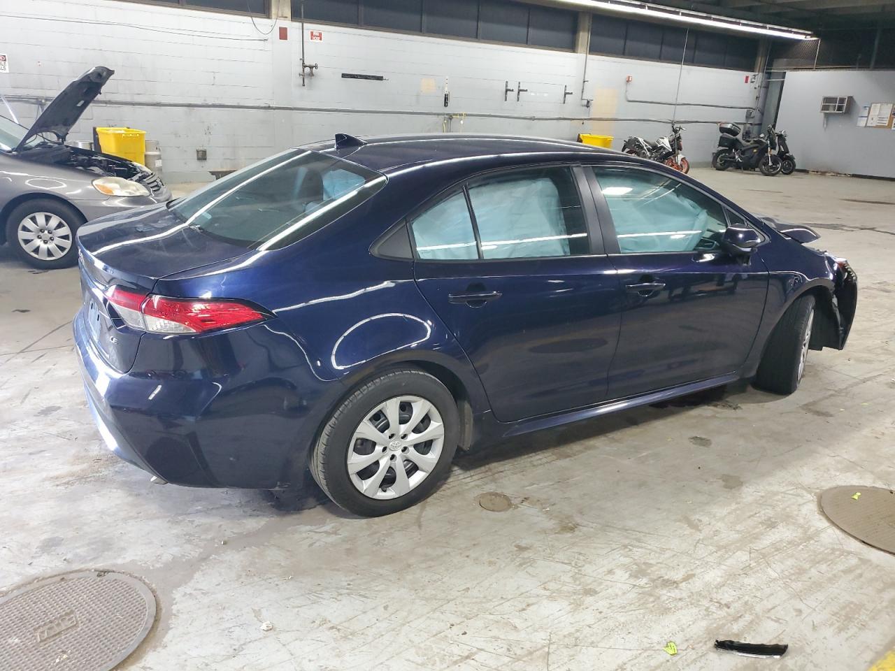 2021 Toyota Corolla Le - Image 3