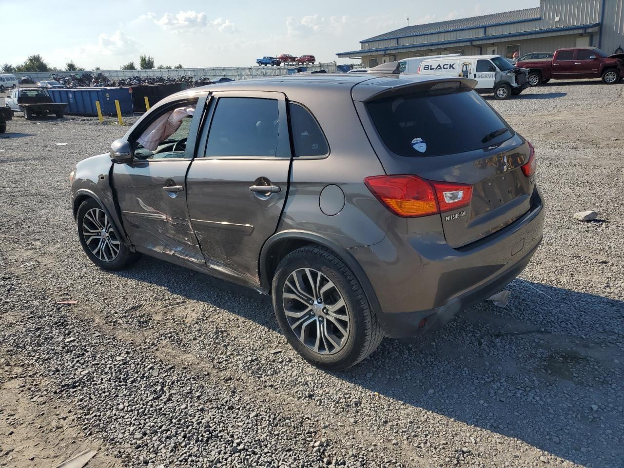 2017 Mitsubishi Outlander Sport Es - Image 2