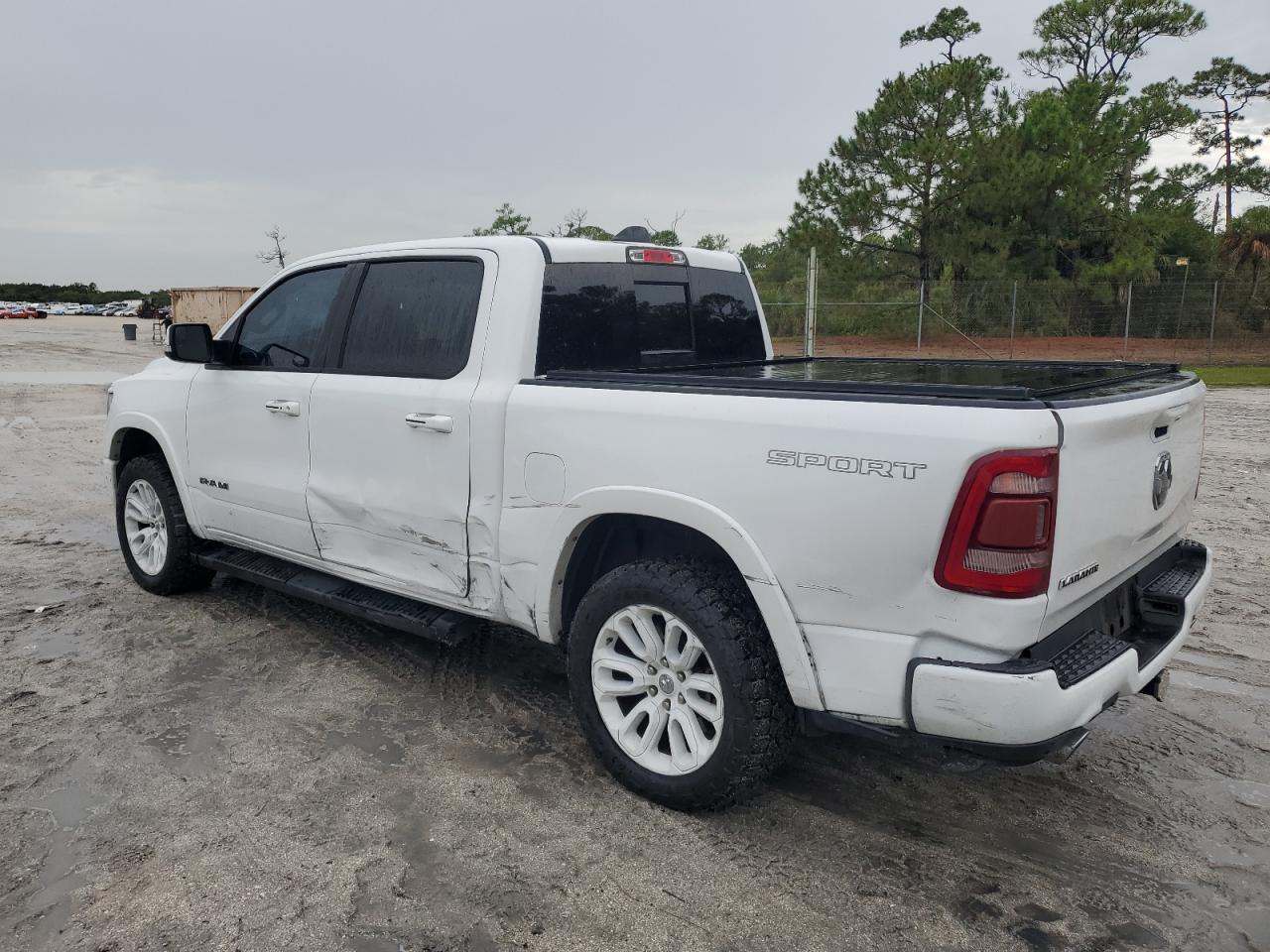 2020 Ram 1500 Laramie - Фото 2