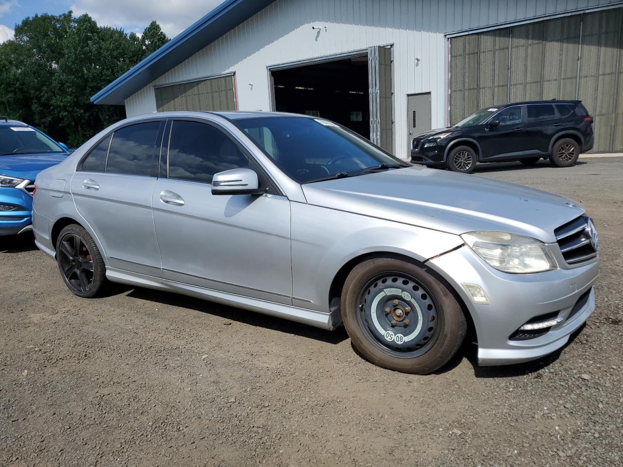 2010 Mercedes-Benz C 300 4Matic - Фото 4