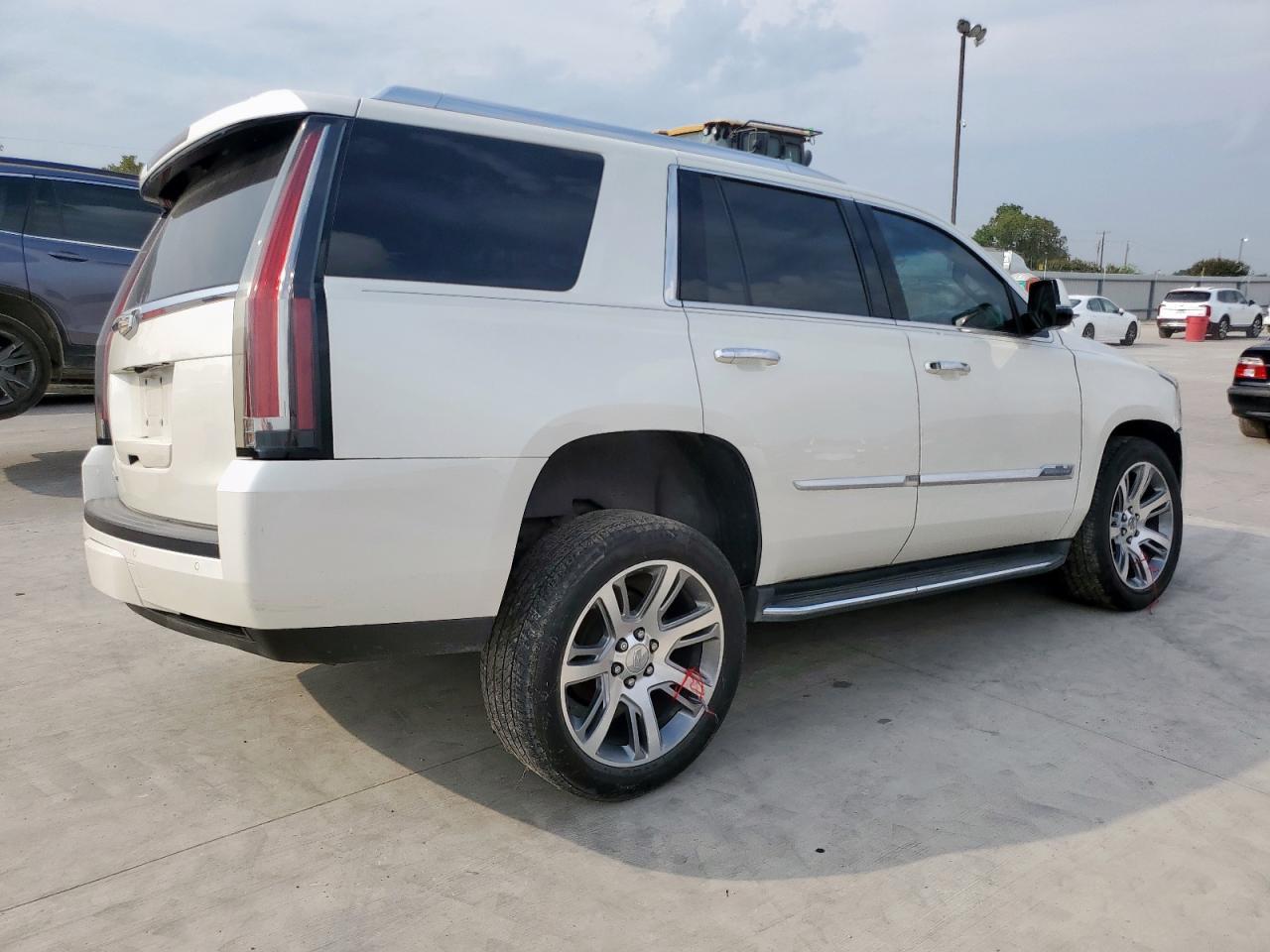 2015 Cadillac Escalade Luxury - Фото 3