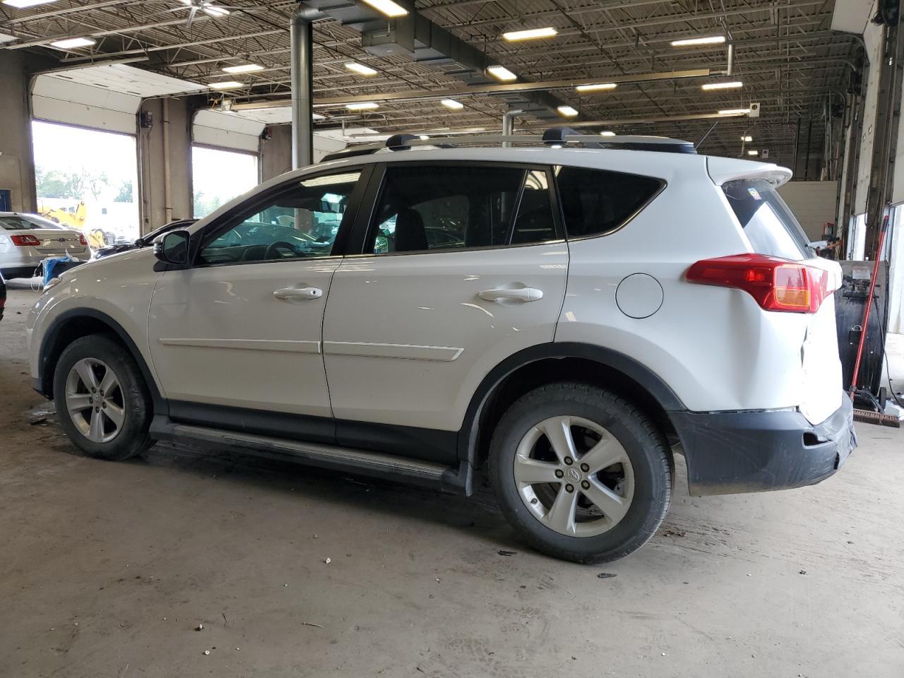 2014 Toyota Rav4 Xle - Image 2