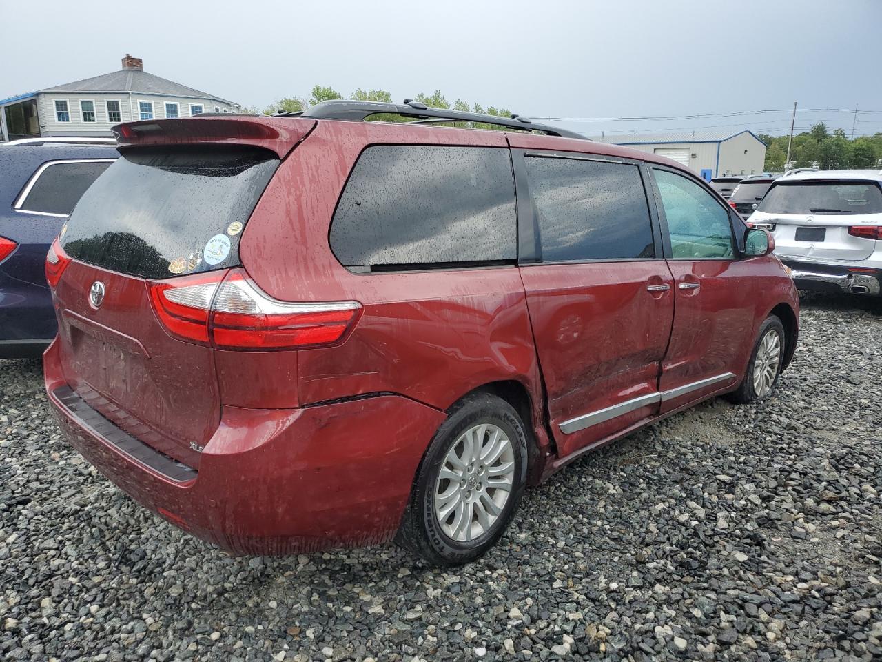 2016 Toyota Sienna Xle - Фото 3