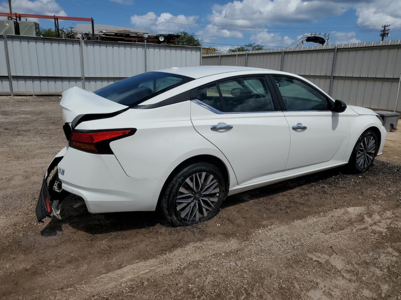 2025 Nissan Altima Sv - Image 3