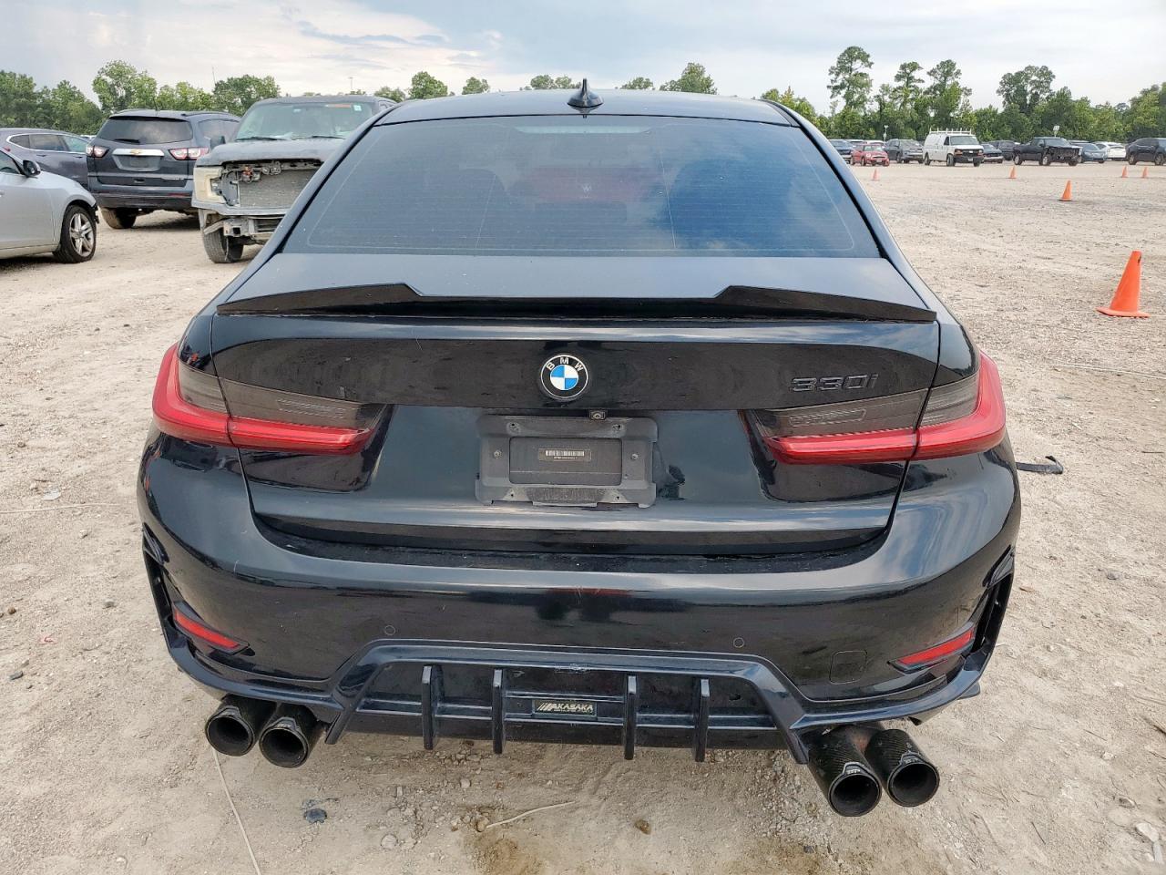 2020 BMW 330I - Фото 6