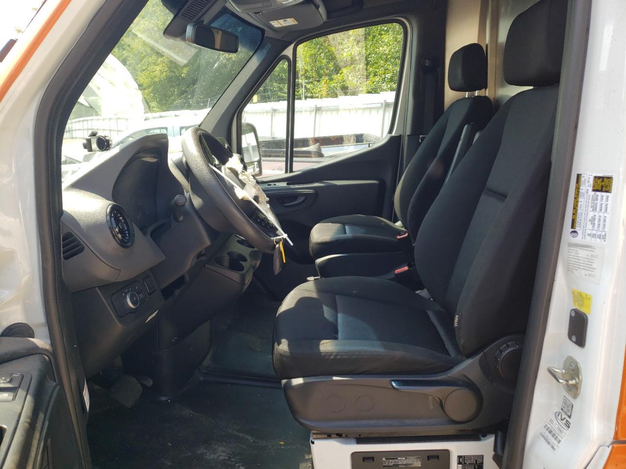 2022 Mercedes-Benz Sprinter 2500 - Фото 7