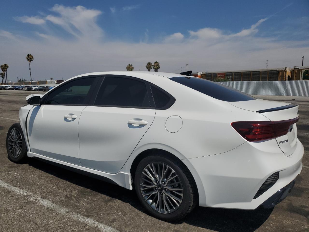 2022 Kia Forte Gt Line - Фото 2