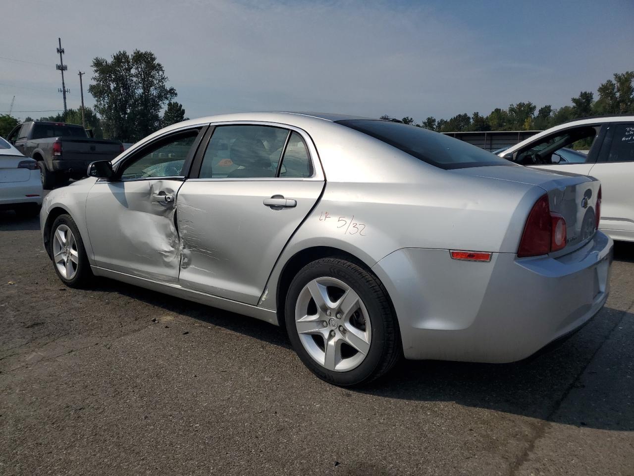 2011 Chevrolet Malibu Ls - Фото 2
