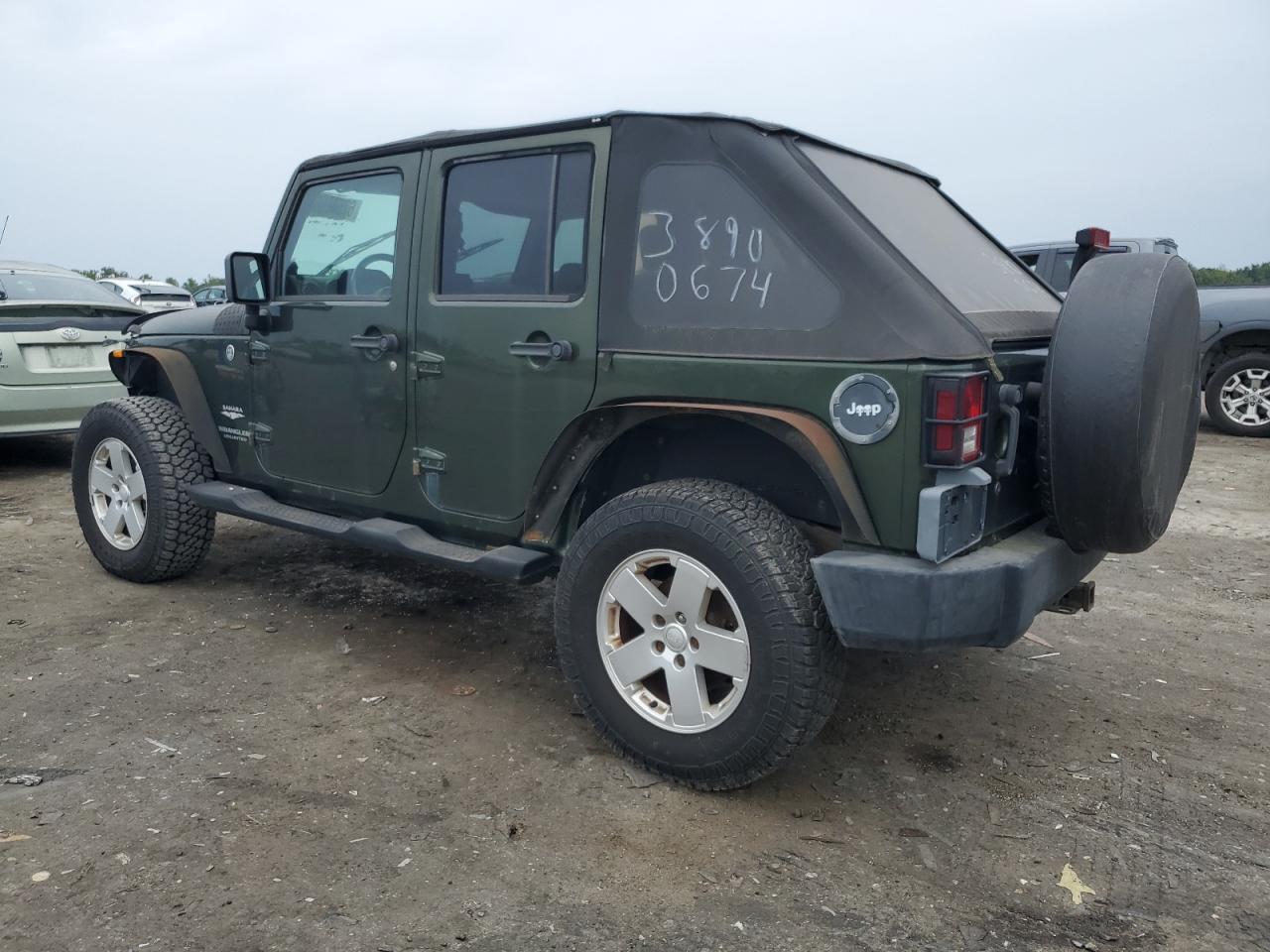 2007 Jeep Wrangler Sahara - Image 2