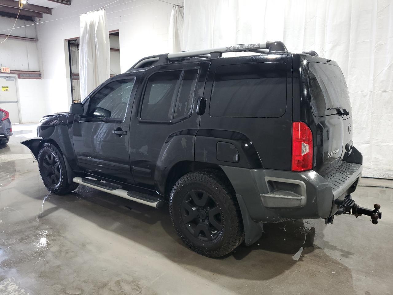 2010 Nissan Xterra X - Image 2