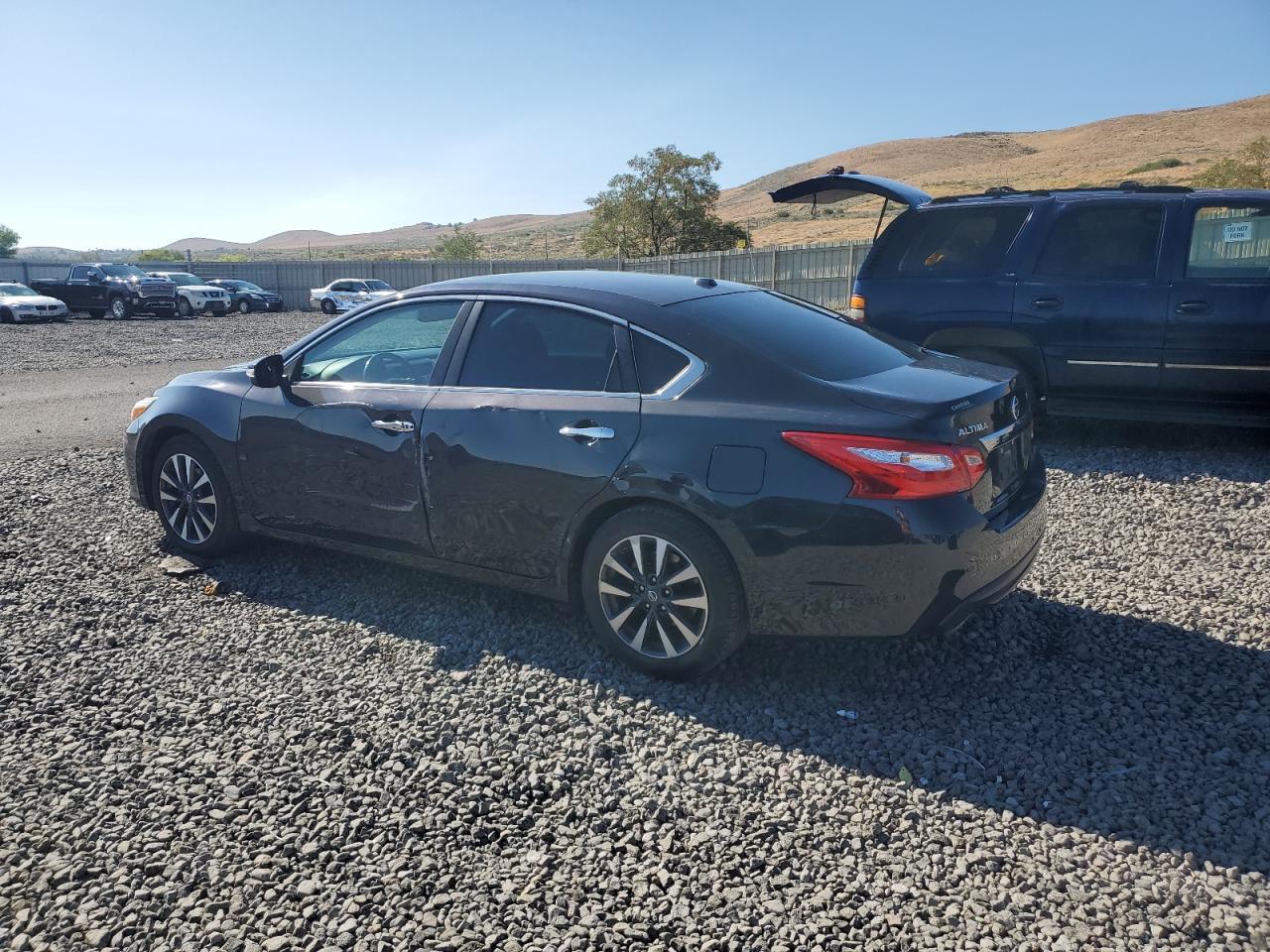2016 Nissan Altima 2.5 - Фото 2