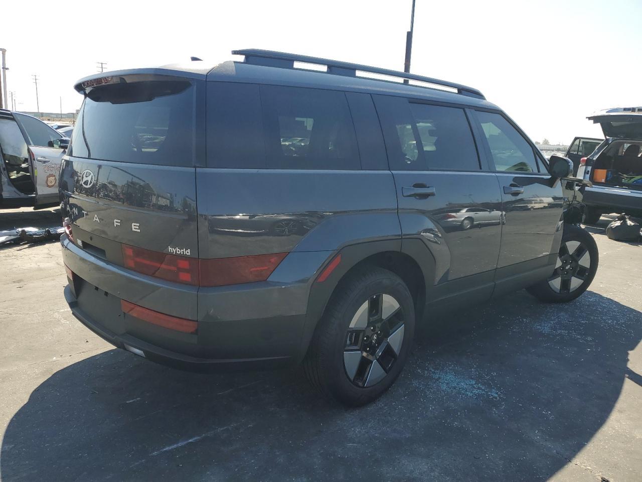 2025 Hyundai Santa Fe Sel - Image 3