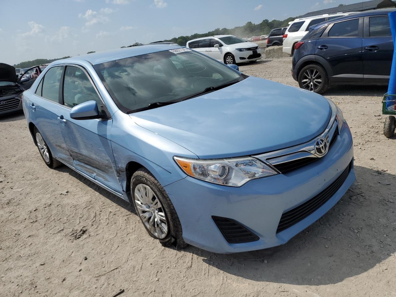2014 Toyota Camry L - Image 4