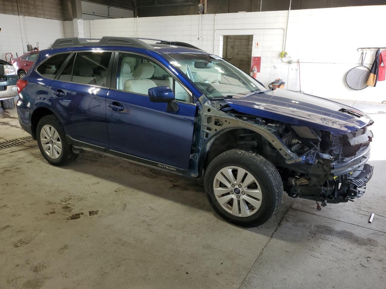 2017 Subaru Outback 2.5I Premium - Image 4