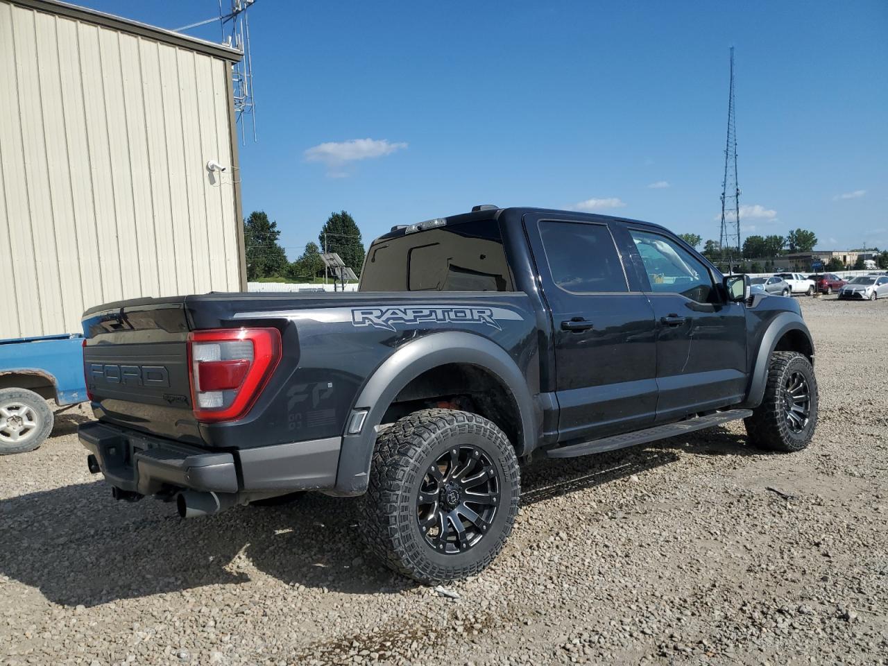 2023 Ford F150 Raptor - Фото 3