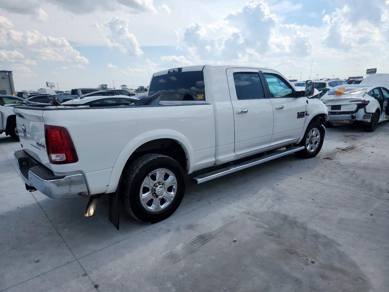 2017 Ram 3500 Laramie - Фото 3