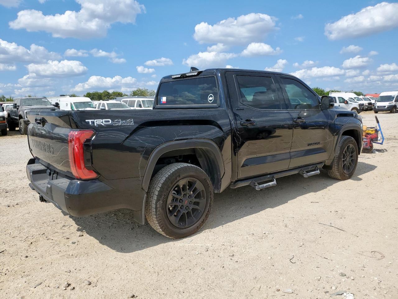 2024 Toyota Tundra Crewmax Limited - Фото 3