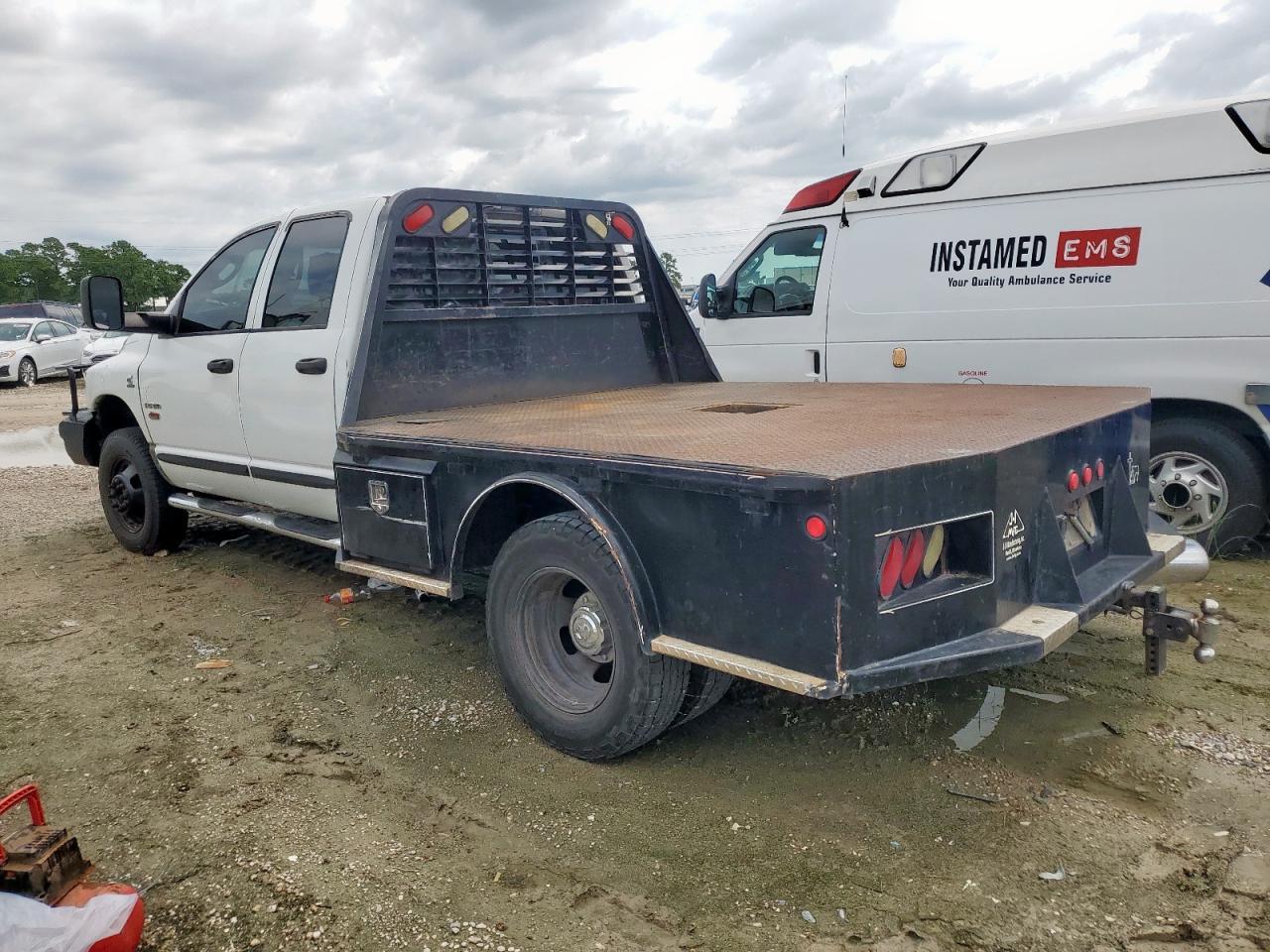 2005 Dodge Ram 3500 St - Фото 2