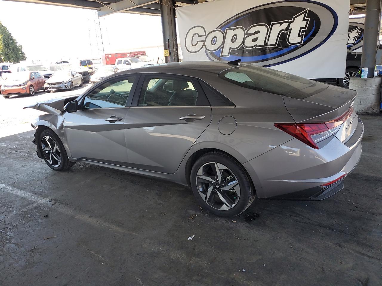 2023 Hyundai Elantra Limited - Image 2