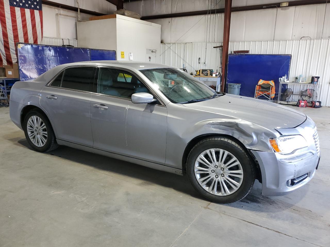 2014 Chrysler 300 - Фото 4
