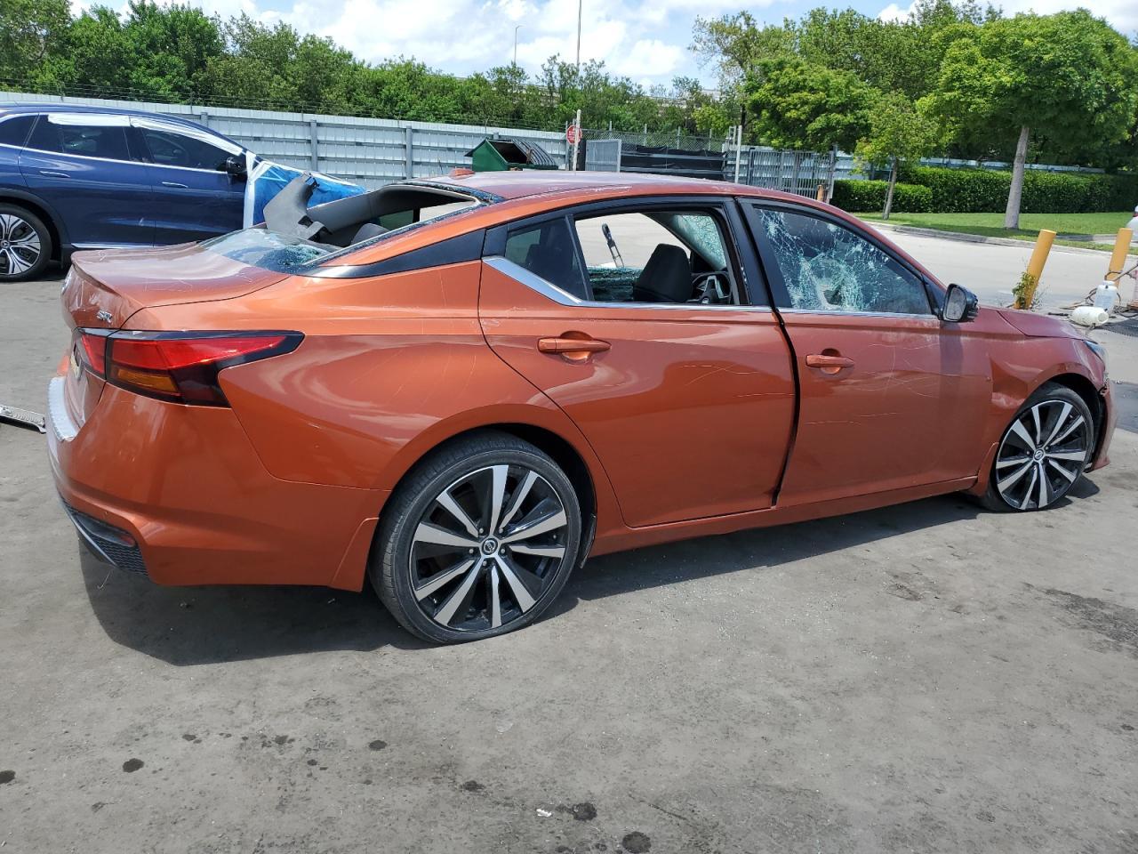 2021 Nissan Altima Sr - Фото 3