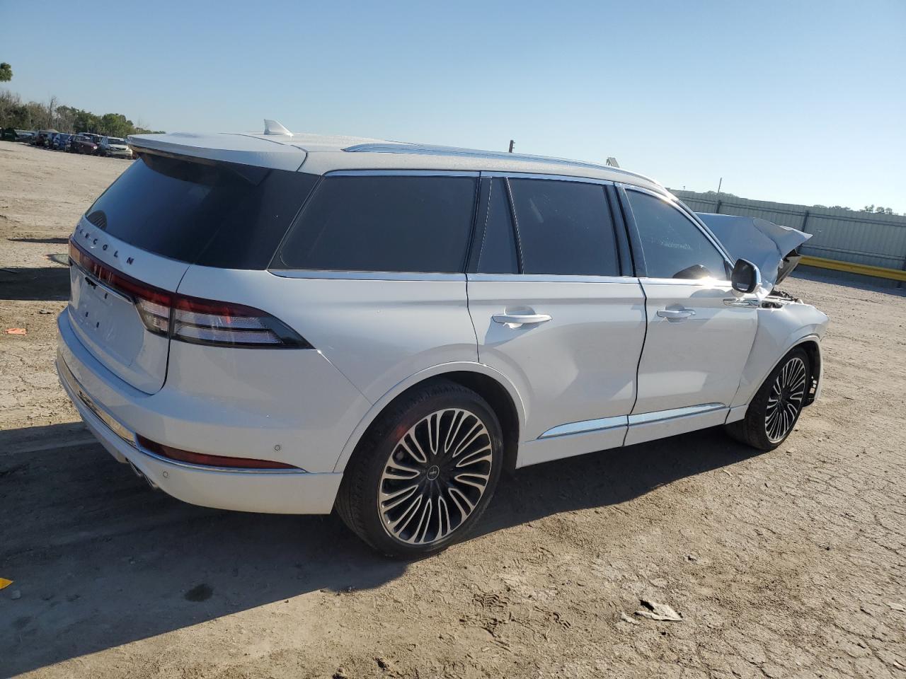 2022 Lincoln Aviator Black Label - Фото 3