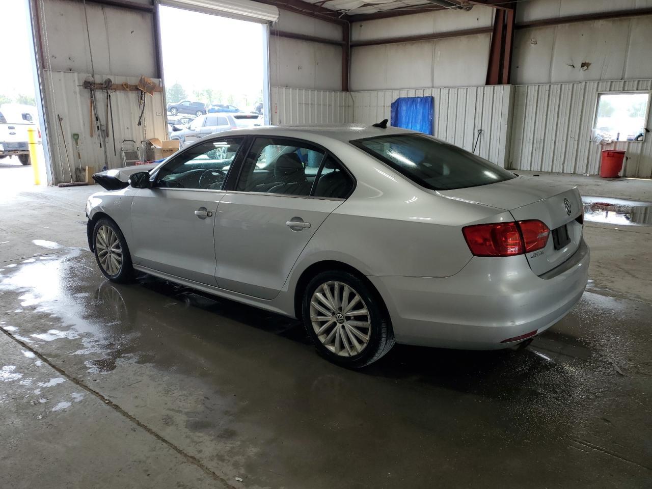2011 Volkswagen Jetta Sel - Image 2