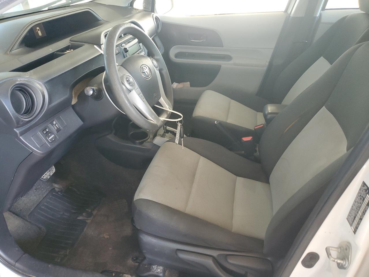 2013 Toyota Prius C - Фото 7