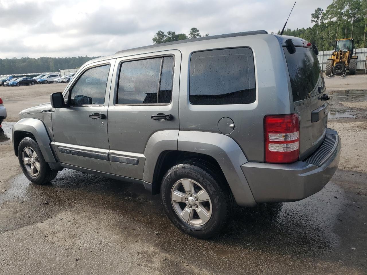 2012 Jeep Liberty Sport - Фото 2