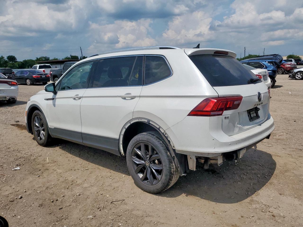 2023 Volkswagen Tiguan Se - Фото 2