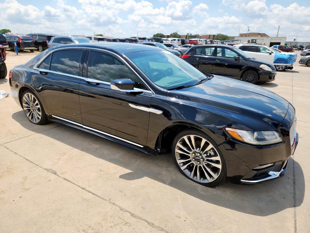 2017 Lincoln Continental Select - Фото 4